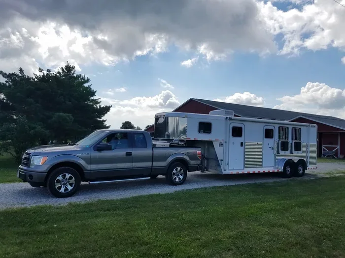 Can a Ford F-150 Pull a Gooseneck Horse Trailer Safely